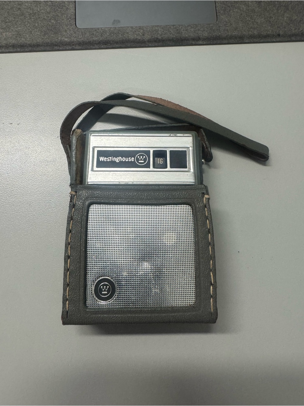 VTG Westinghouse AM Transistor Pocket Radio w/ Leather Case UNTESTED